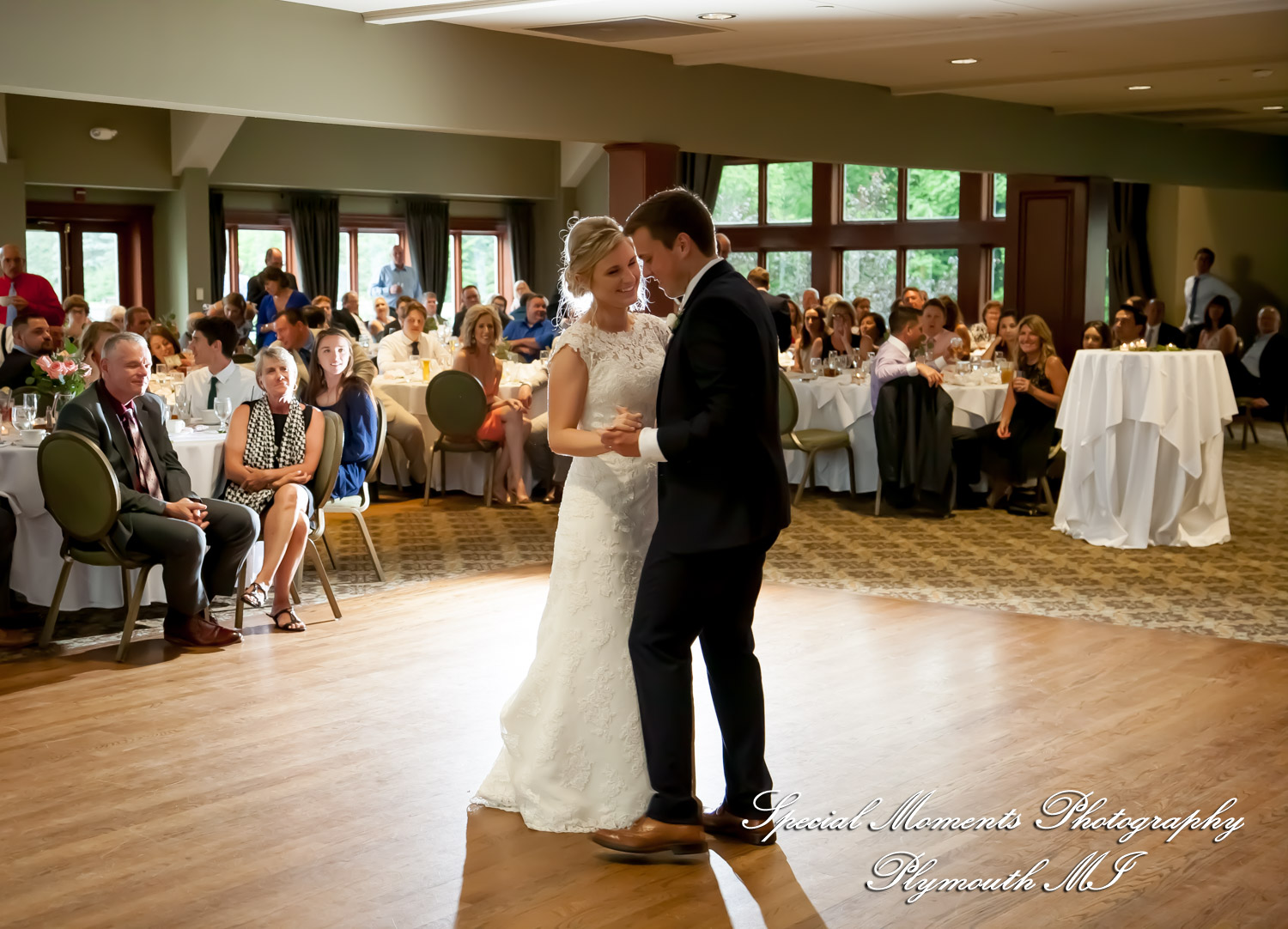 Meghan & Andrew at Glen Oaks Event Center Farmington Hills MI wedding photography