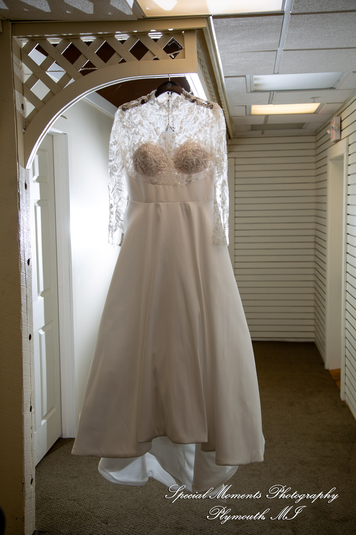 Maureen & Bailey at Canterbury Castle Lake Orion MI wedding photography