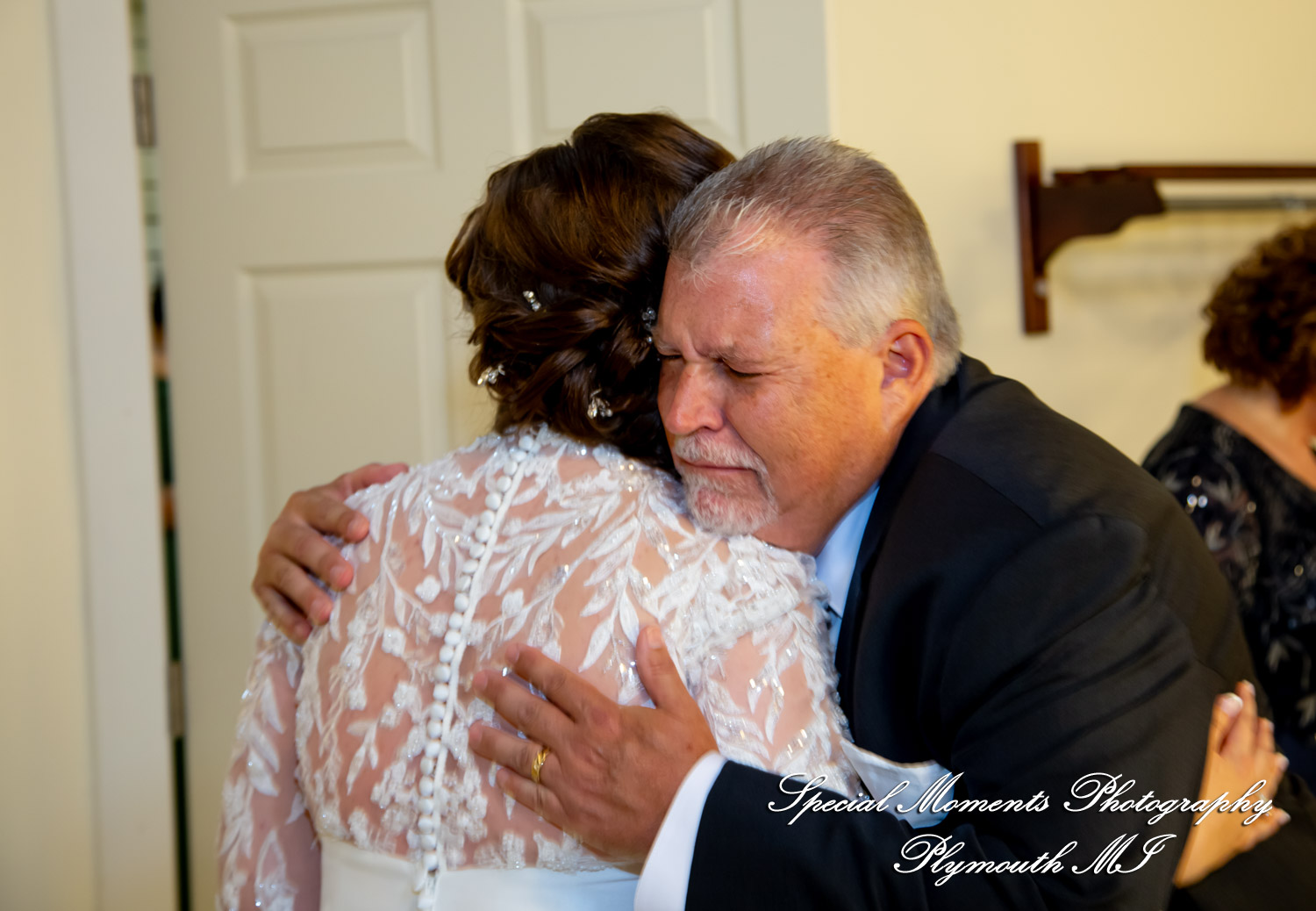 Maureen & Bailey at Canterbury Castle Lake Orion MI wedding photography