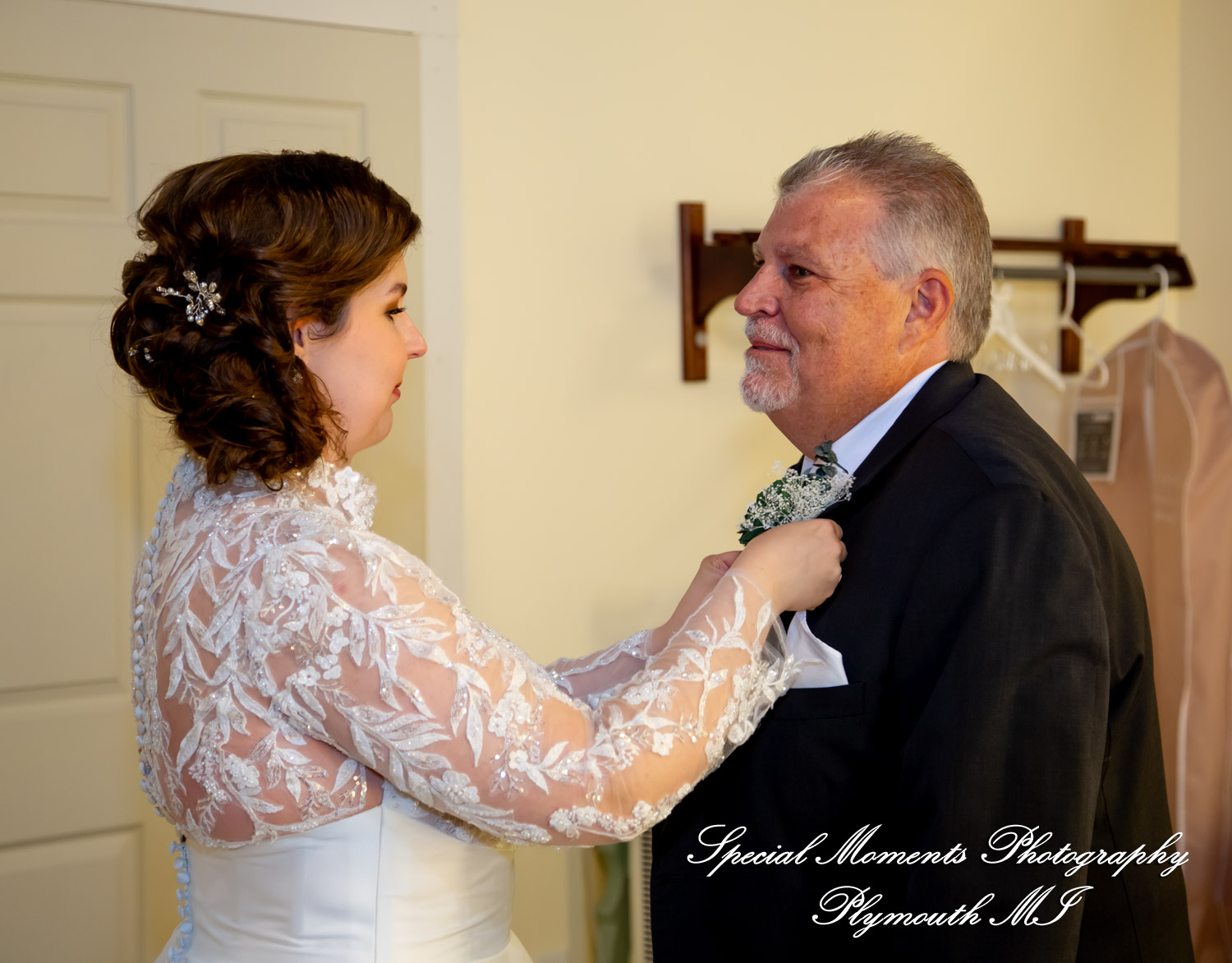 Maureen & Bailey at Canterbury Castle Lake Orion MI wedding photography