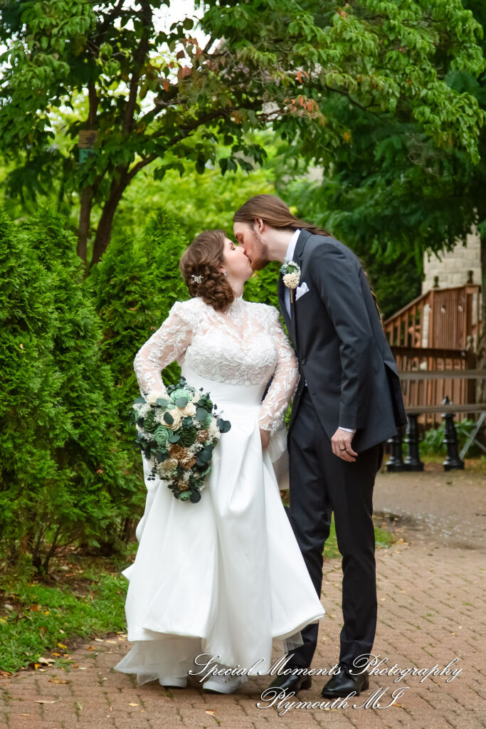 Maureen & Bailey at Canterbury Castle Lake Orion MI wedding photography