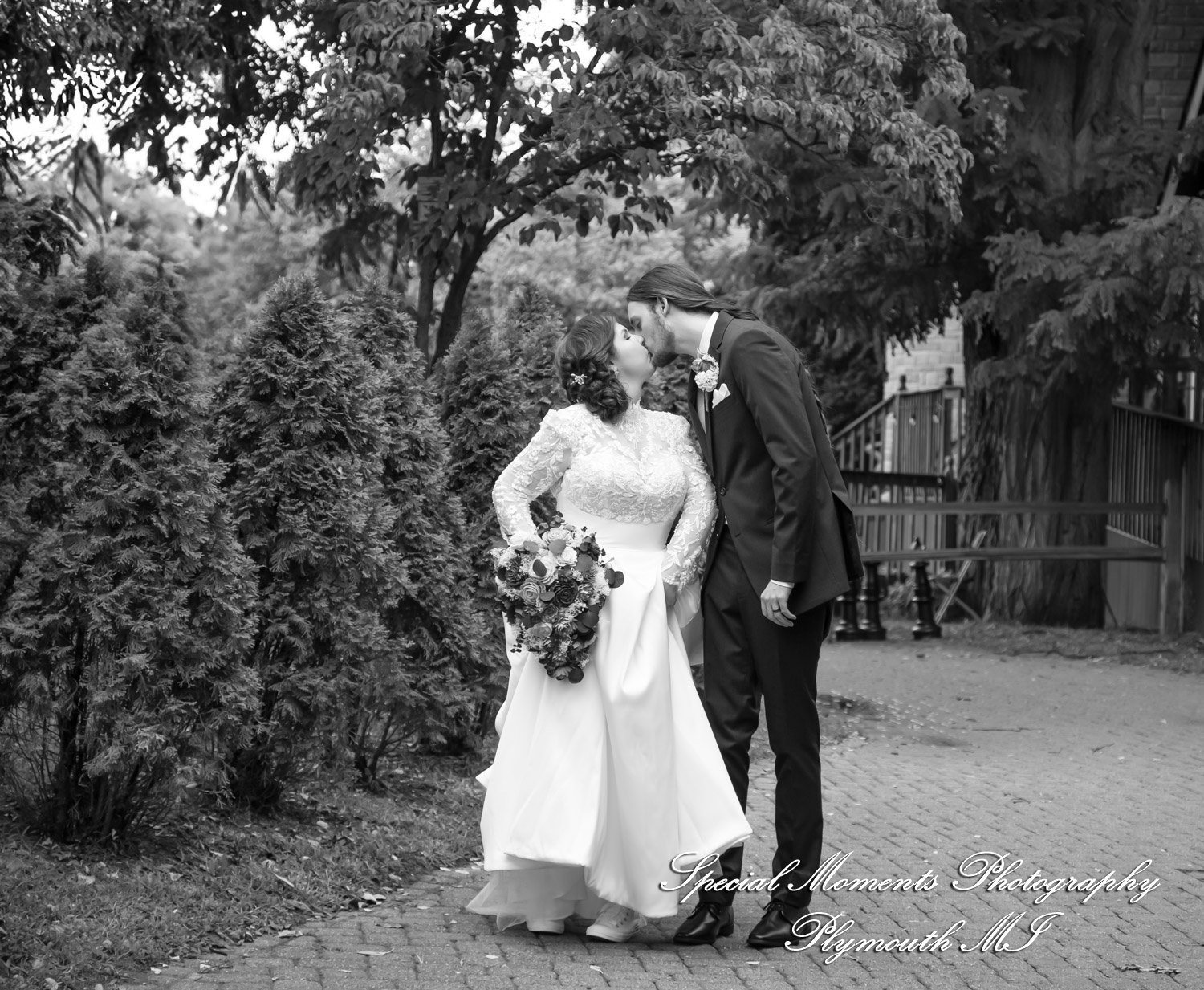 Maureen & Bailey at Canterbury Castle Lake Orion MI wedding photography