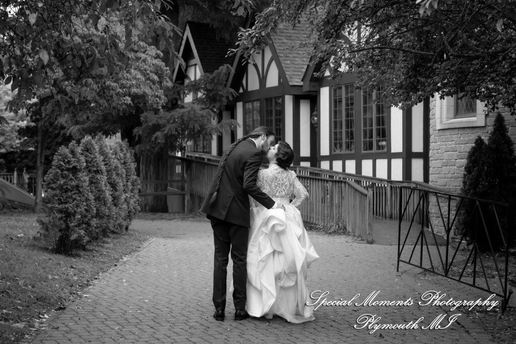 Maureen & Bailey at Canterbury Castle Lake Orion MI wedding photography