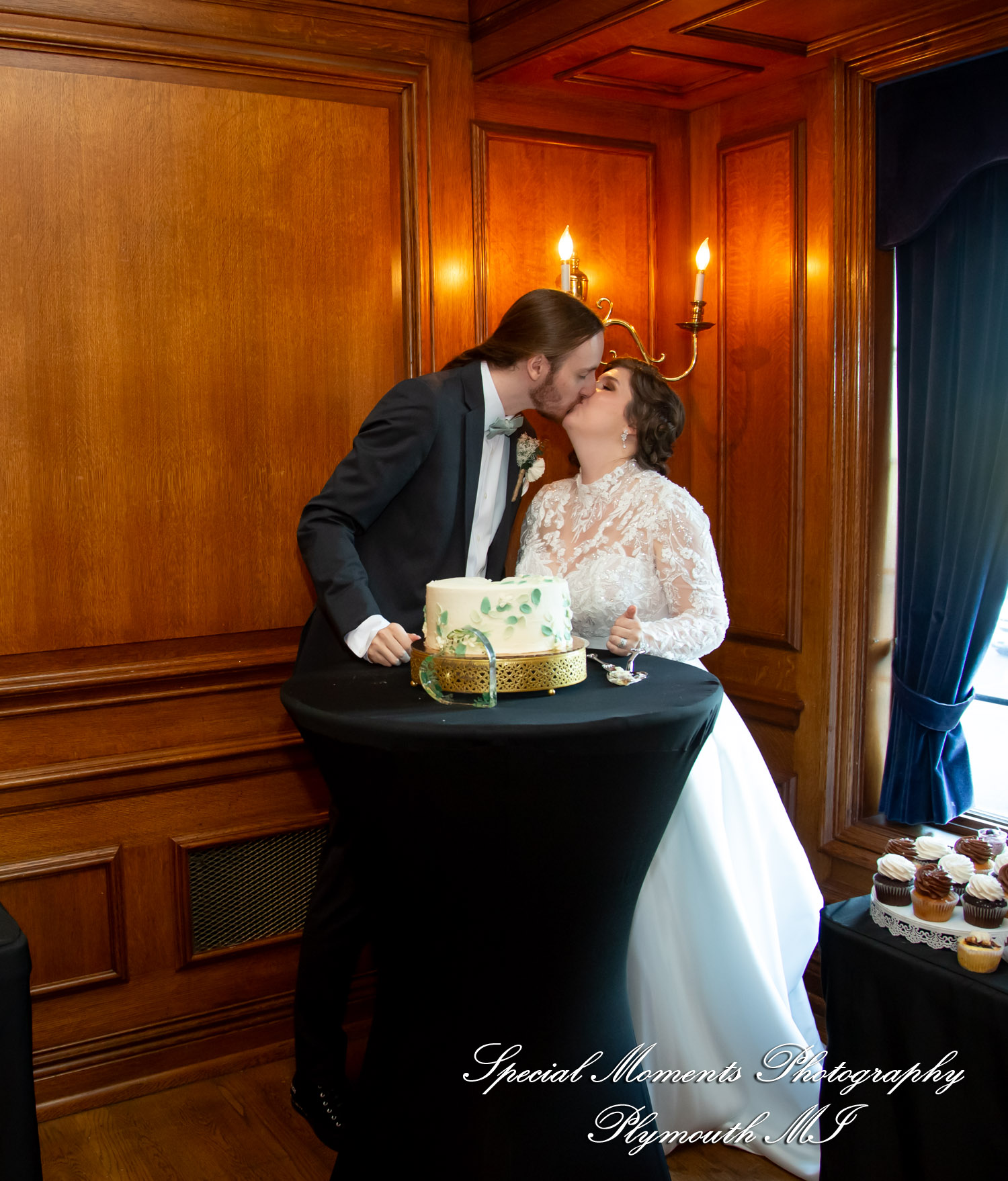 Maureen & Bailey at Canterbury Castle Lake Orion MI wedding photography