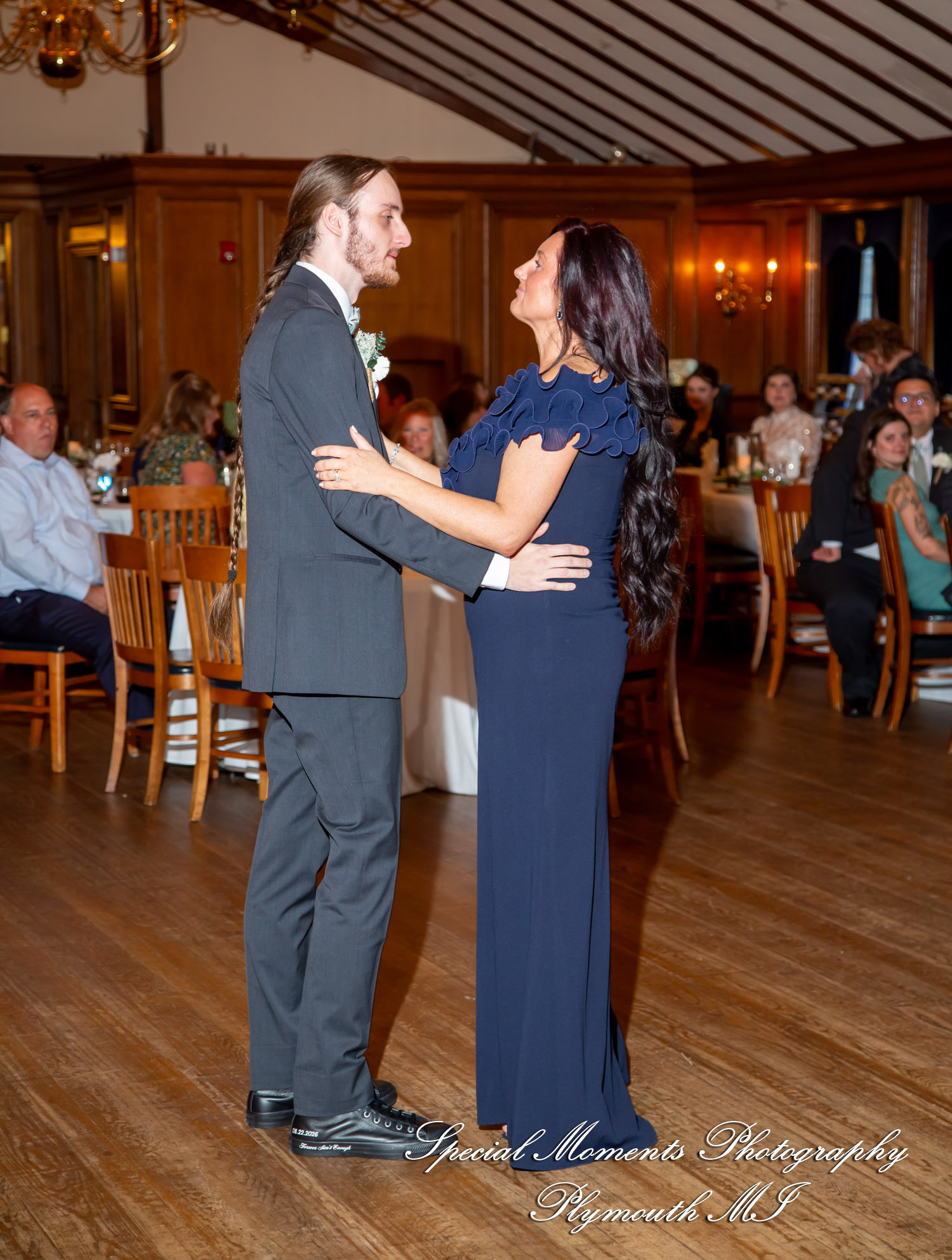 Maureen & Bailey at Canterbury Castle Lake Orion MI wedding photography