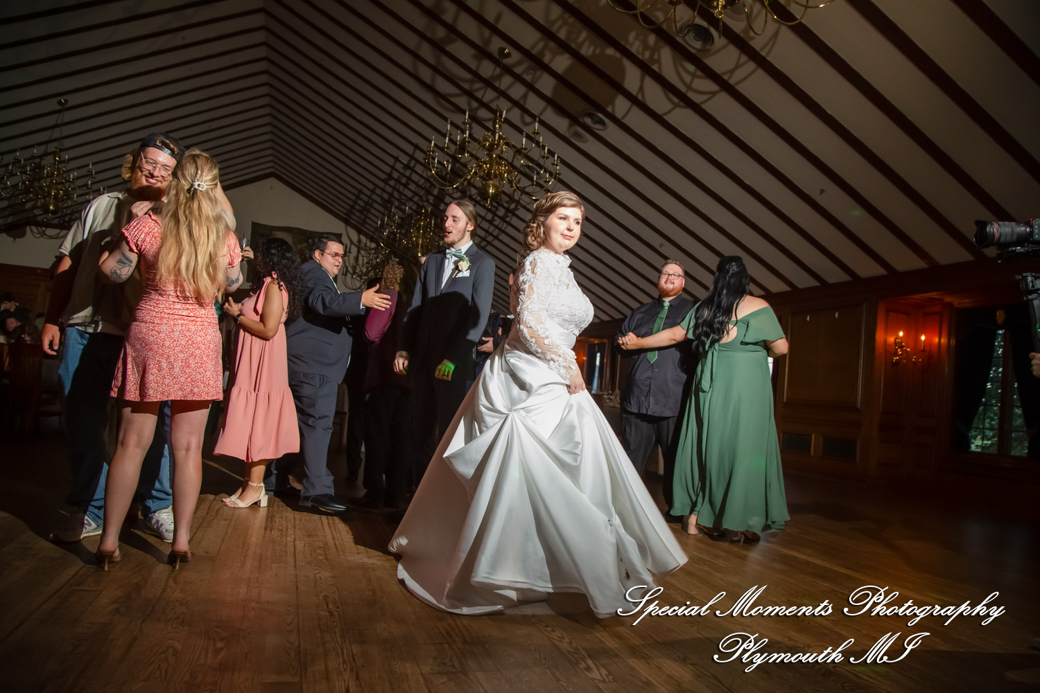 Maureen & Bailey at Canterbury Castle Lake Orion MI wedding photography