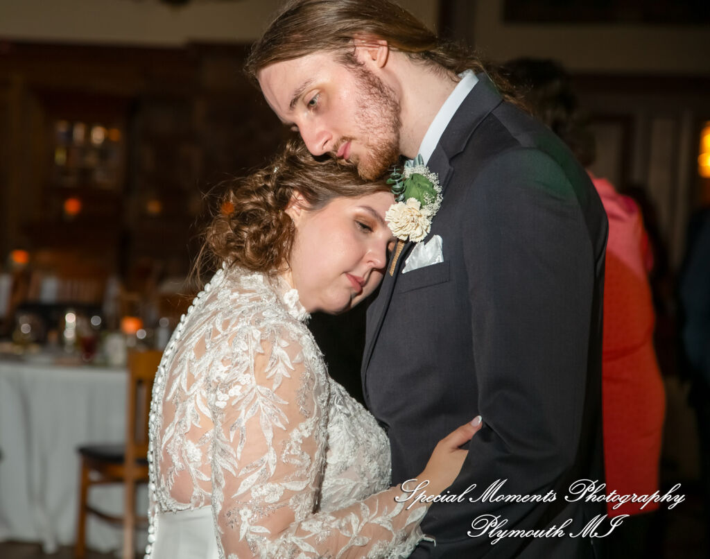 Maureen & Bailey at Canterbury Castle Lake Orion MI wedding photography