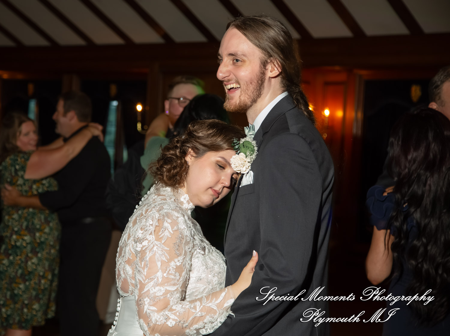 Maureen & Bailey at Canterbury Castle Lake Orion MI wedding photography