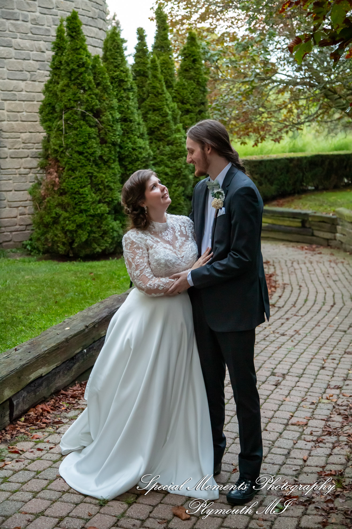 Maureen & Bailey at Canterbury Castle Lake Orion MI wedding photography