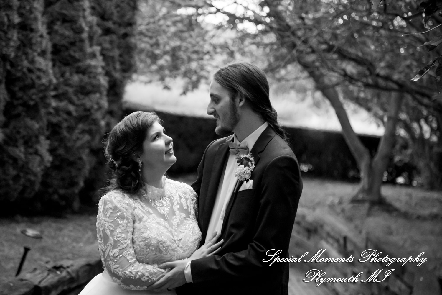 Maureen & Bailey at Canterbury Castle Lake Orion MI wedding photography