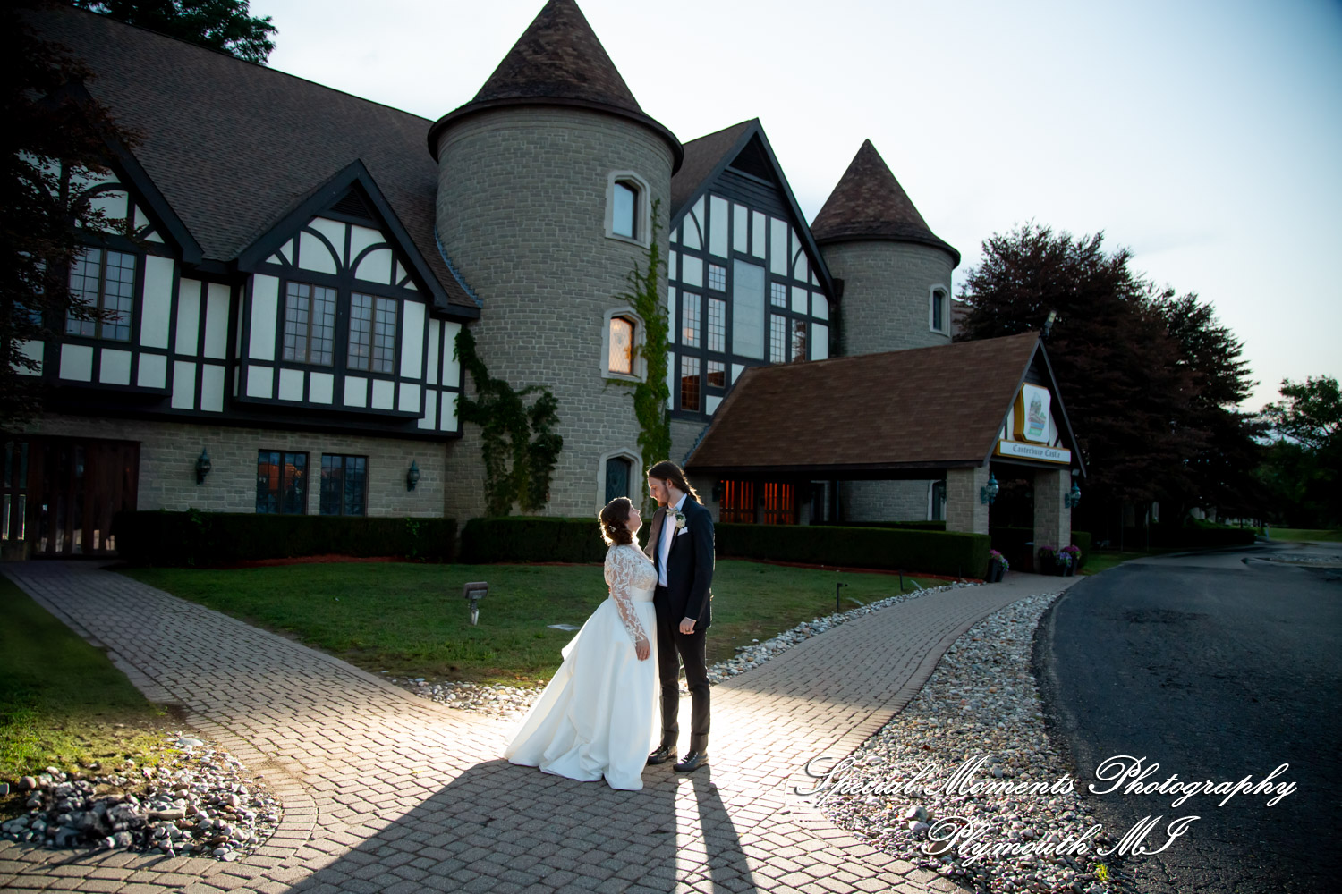 Maureen & Bailey at Canterbury Castle Lake Orion MI wedding photography