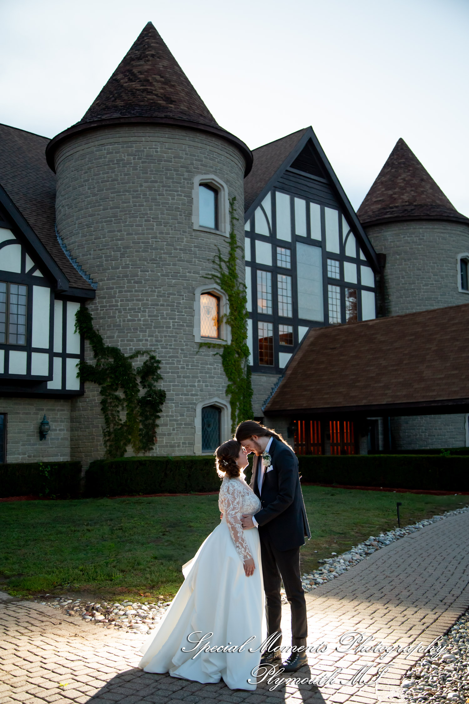 Maureen & Bailey at Canterbury Castle Lake Orion MI wedding photography